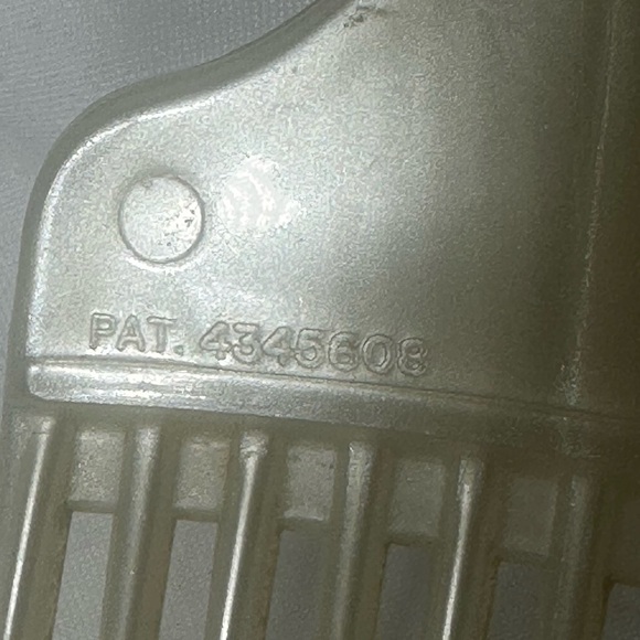 Vintage 1980s Goody’s USA Patent 4345608 Hair Color Dip Pick Lift Comb White - Picture 2 of 2